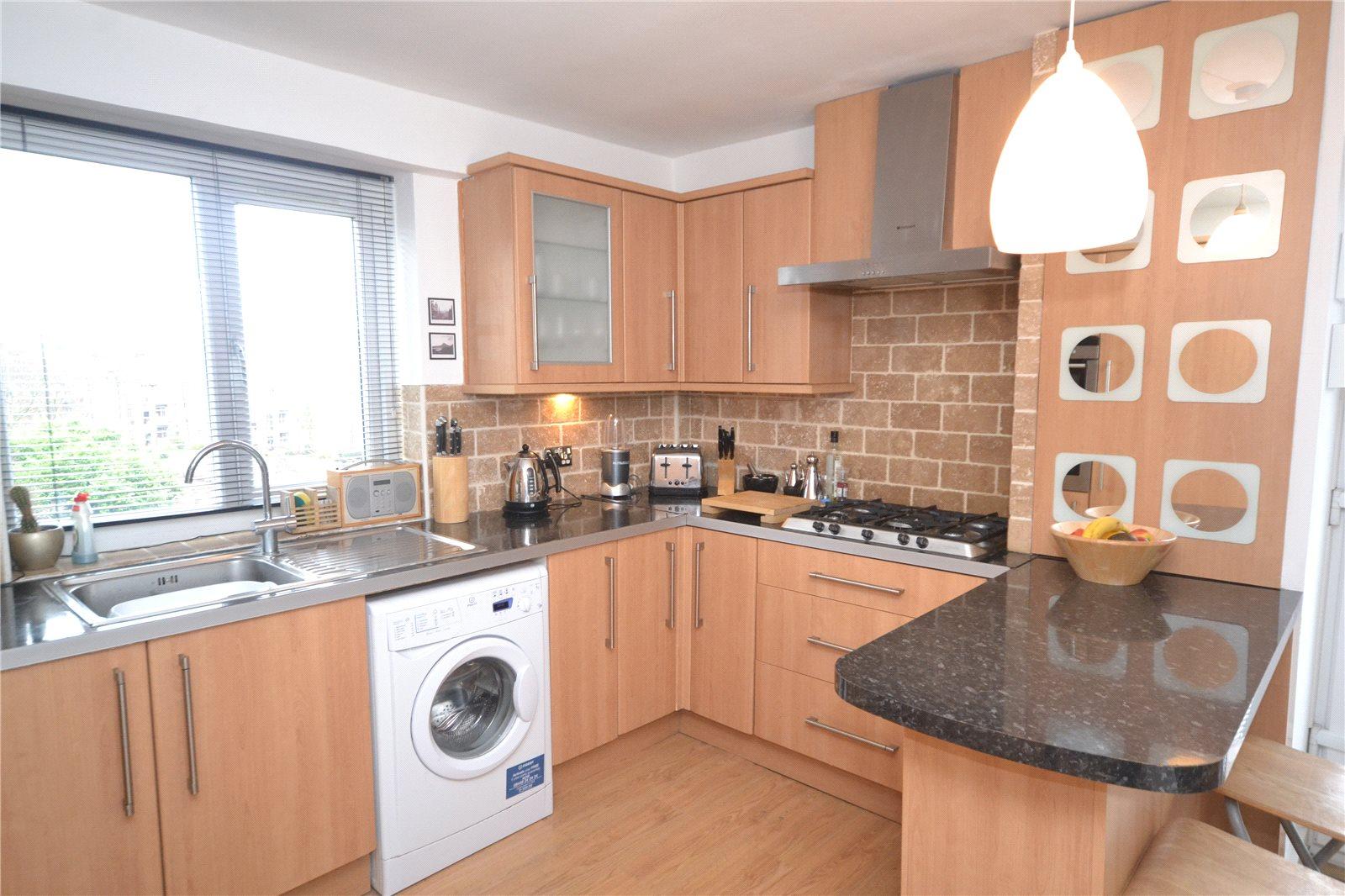 3 bedroom Apartment to rent - Martyn Gerrard
