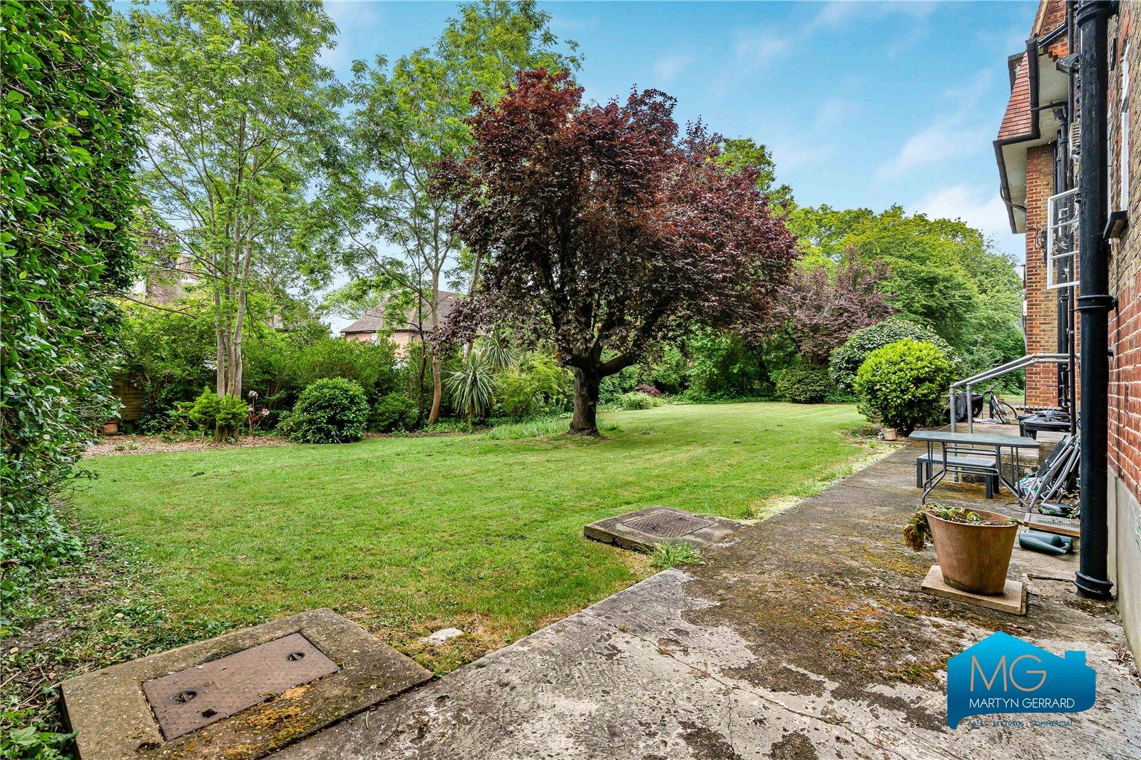 2 bedroom Apartment to rent - Martyn Gerrard