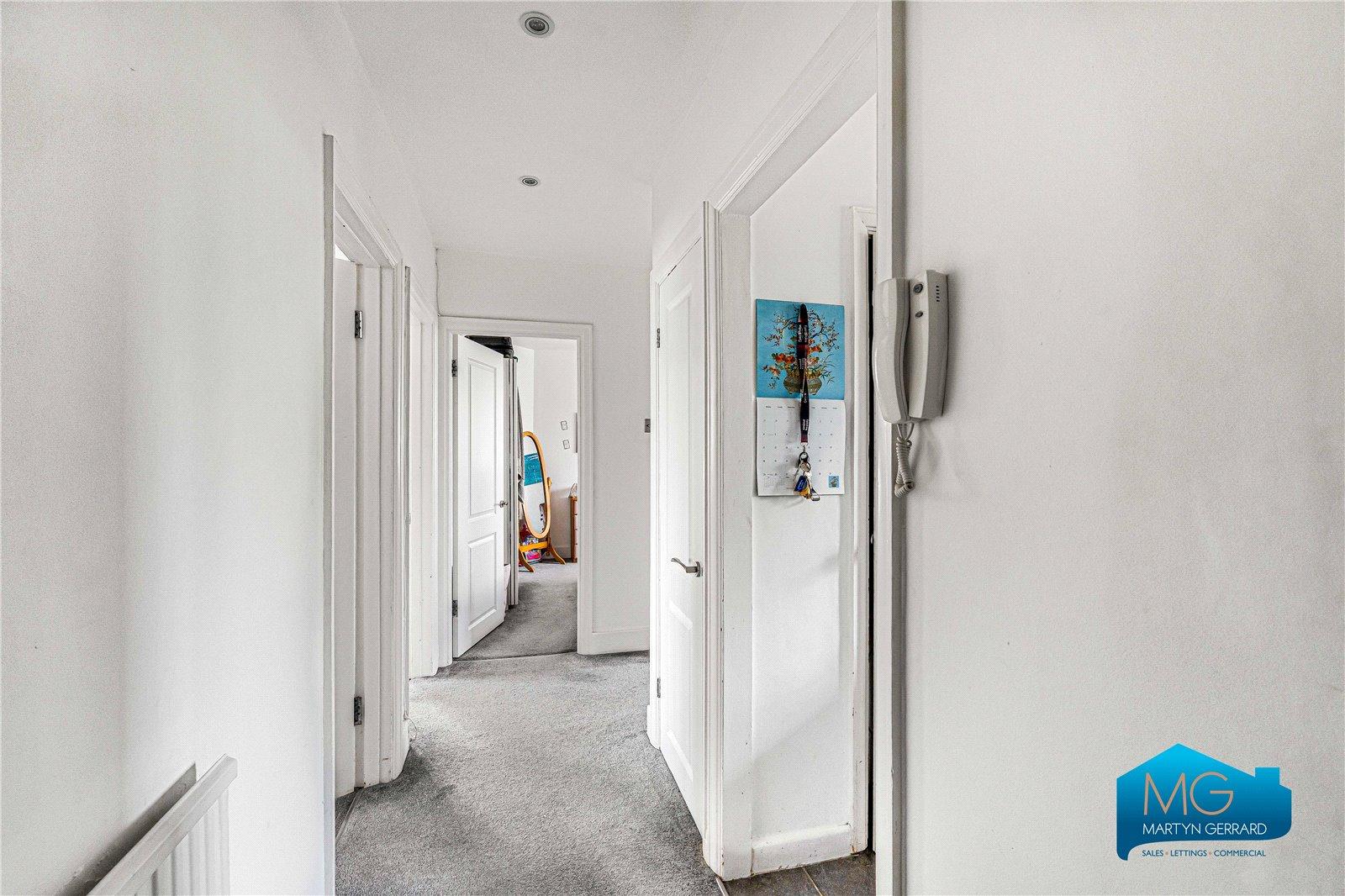 2 bedroom Apartment to rent - Martyn Gerrard