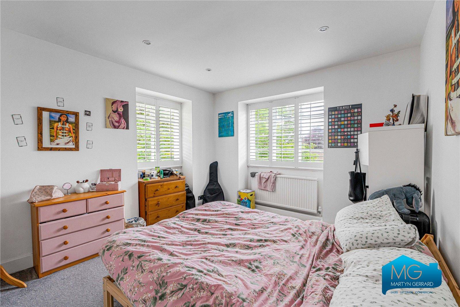 2 bedroom Apartment to rent - Martyn Gerrard