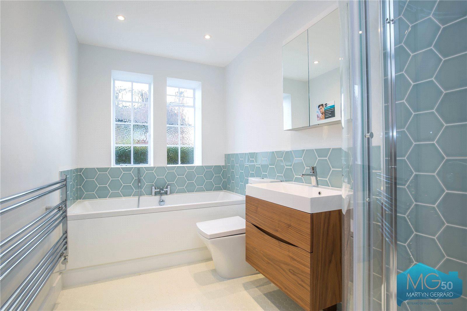 2 bedroom Ground Floor Flat to rent - Martyn Gerrard