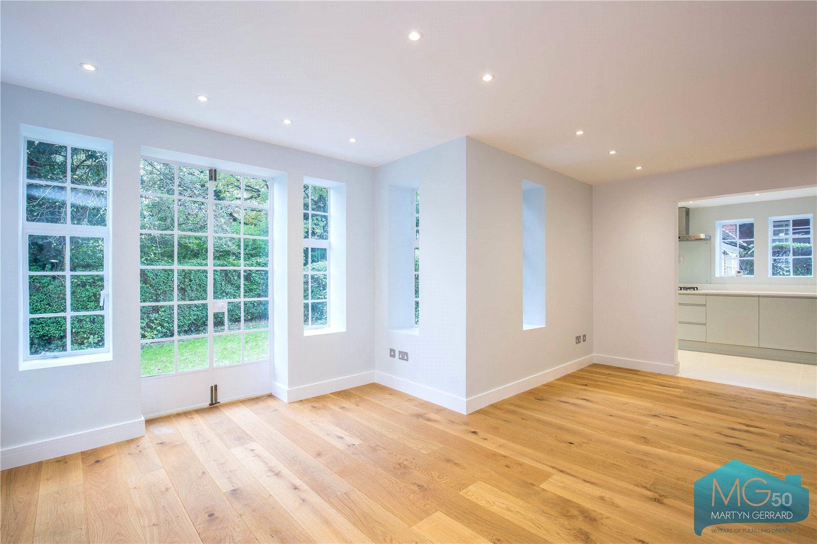 2 bedroom Ground Floor Flat to rent - Martyn Gerrard