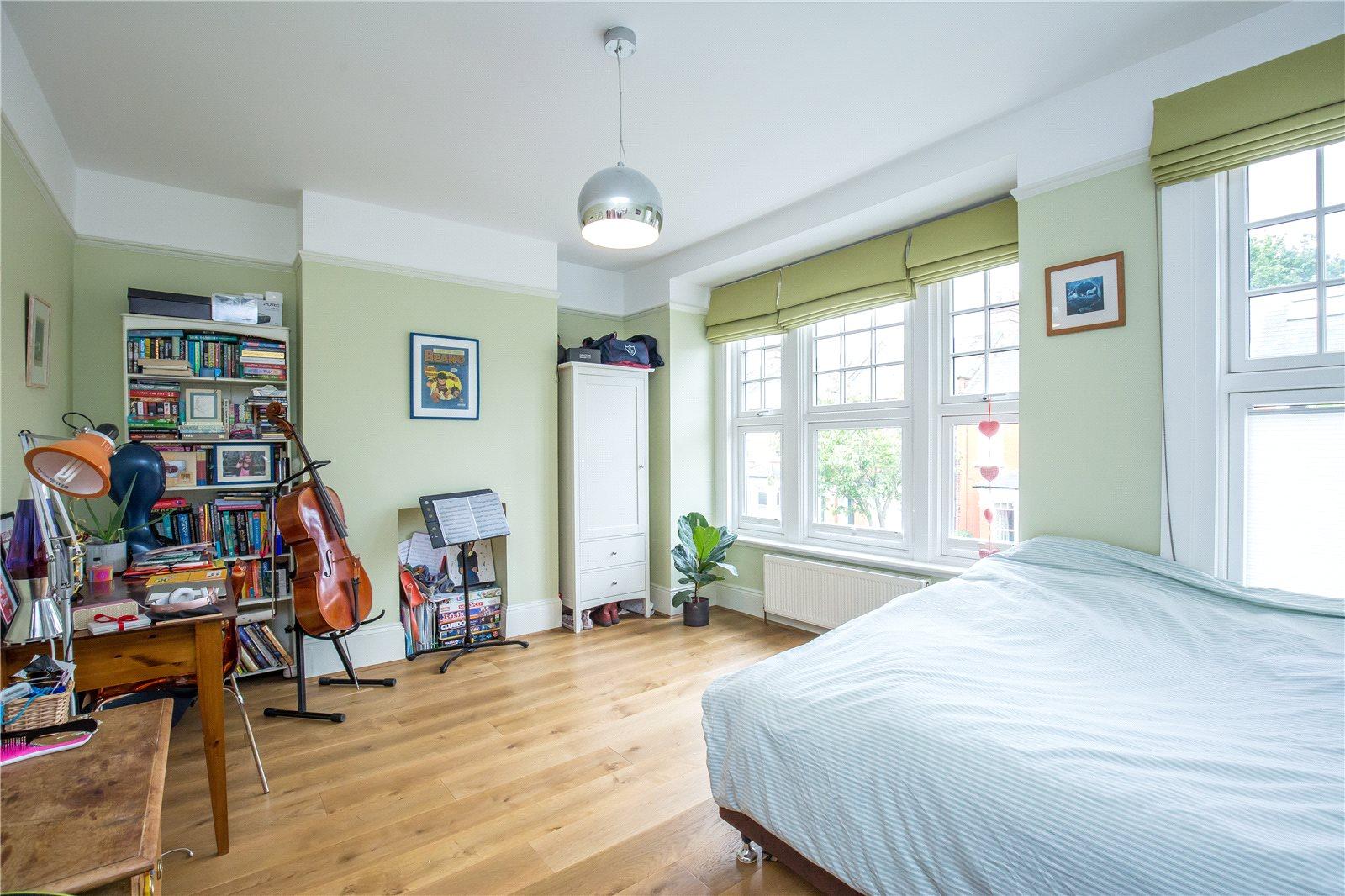 4 bedroom End of Terrace House to rent - Martyn Gerrard