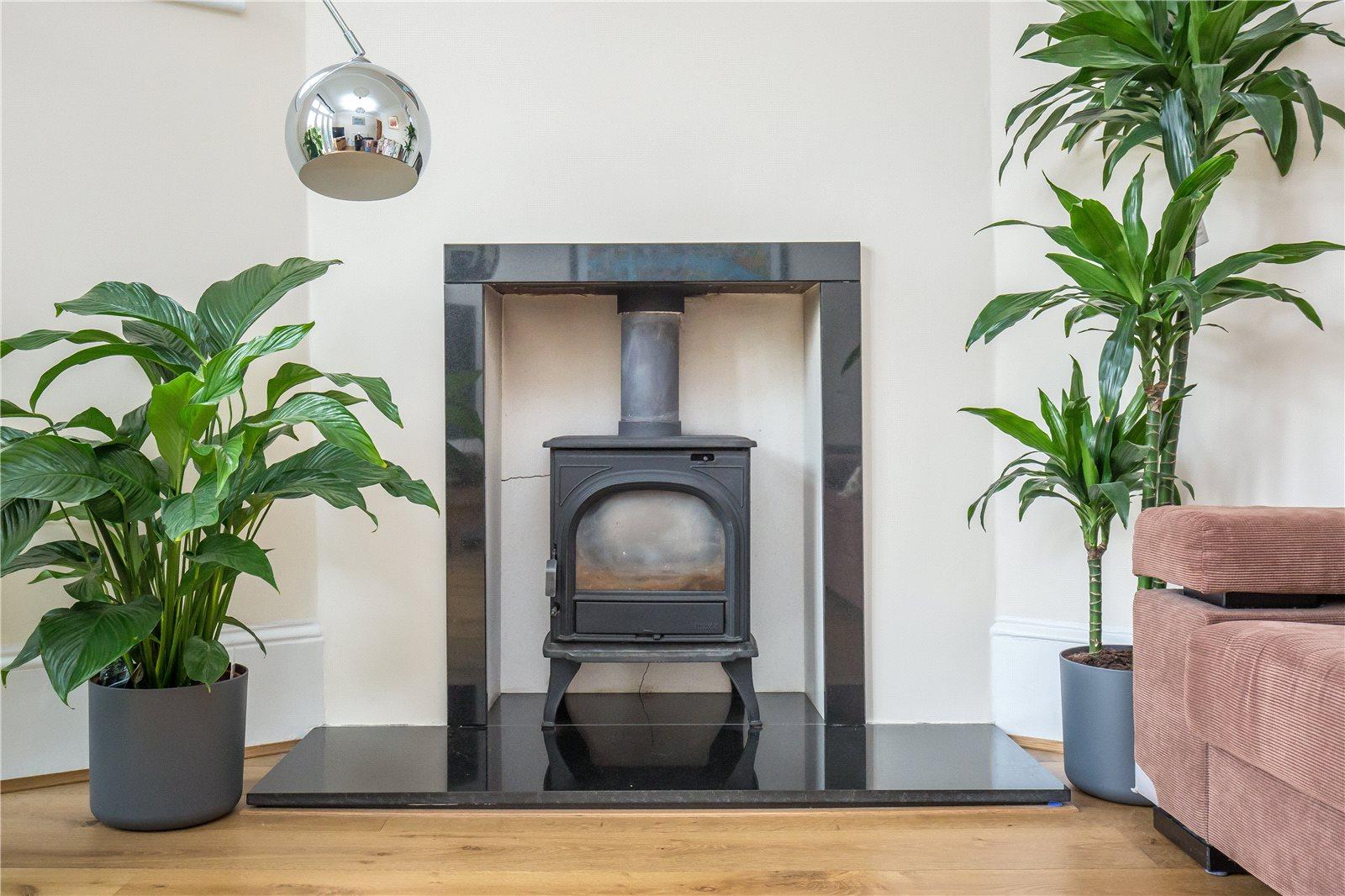 4 bedroom End of Terrace House to rent - Martyn Gerrard