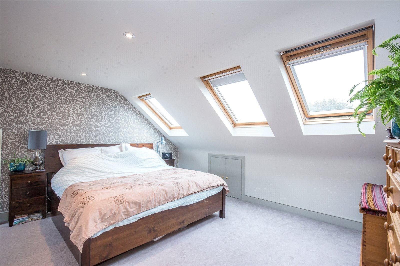 4 bedroom End of Terrace House to rent - Martyn Gerrard