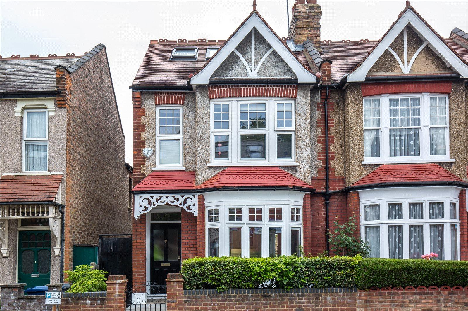4 bedroom End of Terrace House to rent - Martyn Gerrard