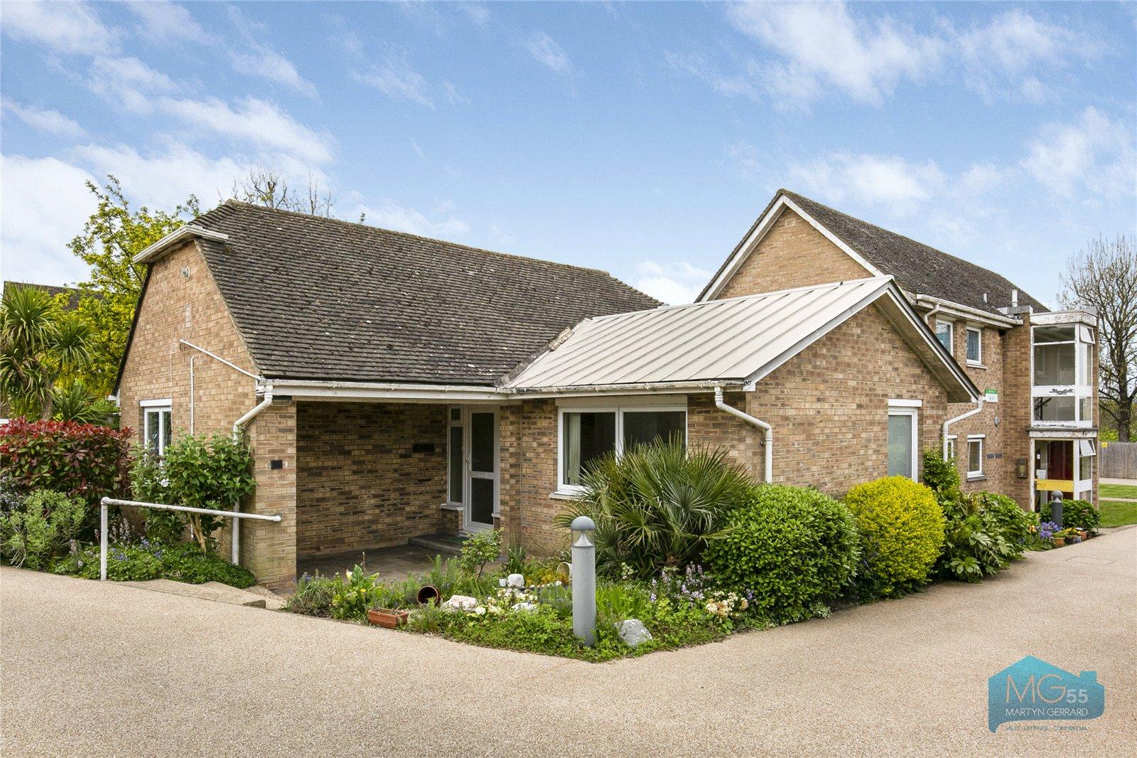 2 bedroom Ground Floor Flat to rent - Martyn Gerrard