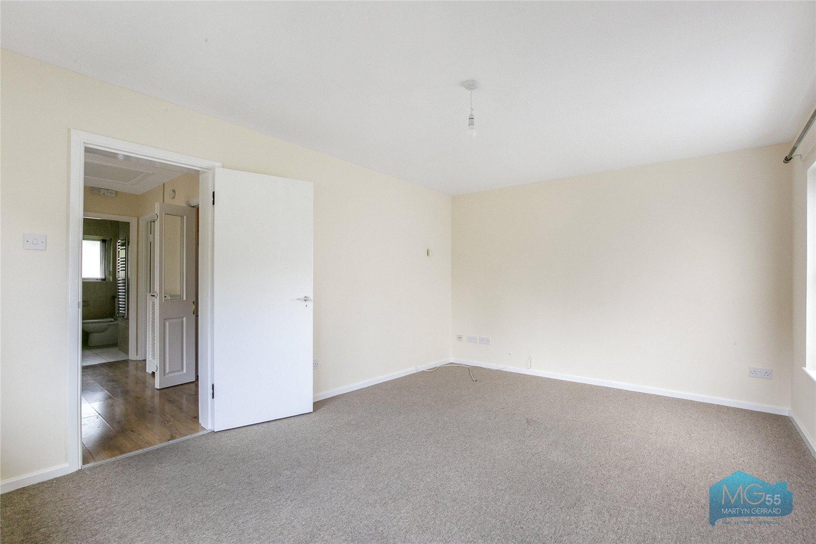 2 bedroom Ground Floor Flat to rent - Martyn Gerrard