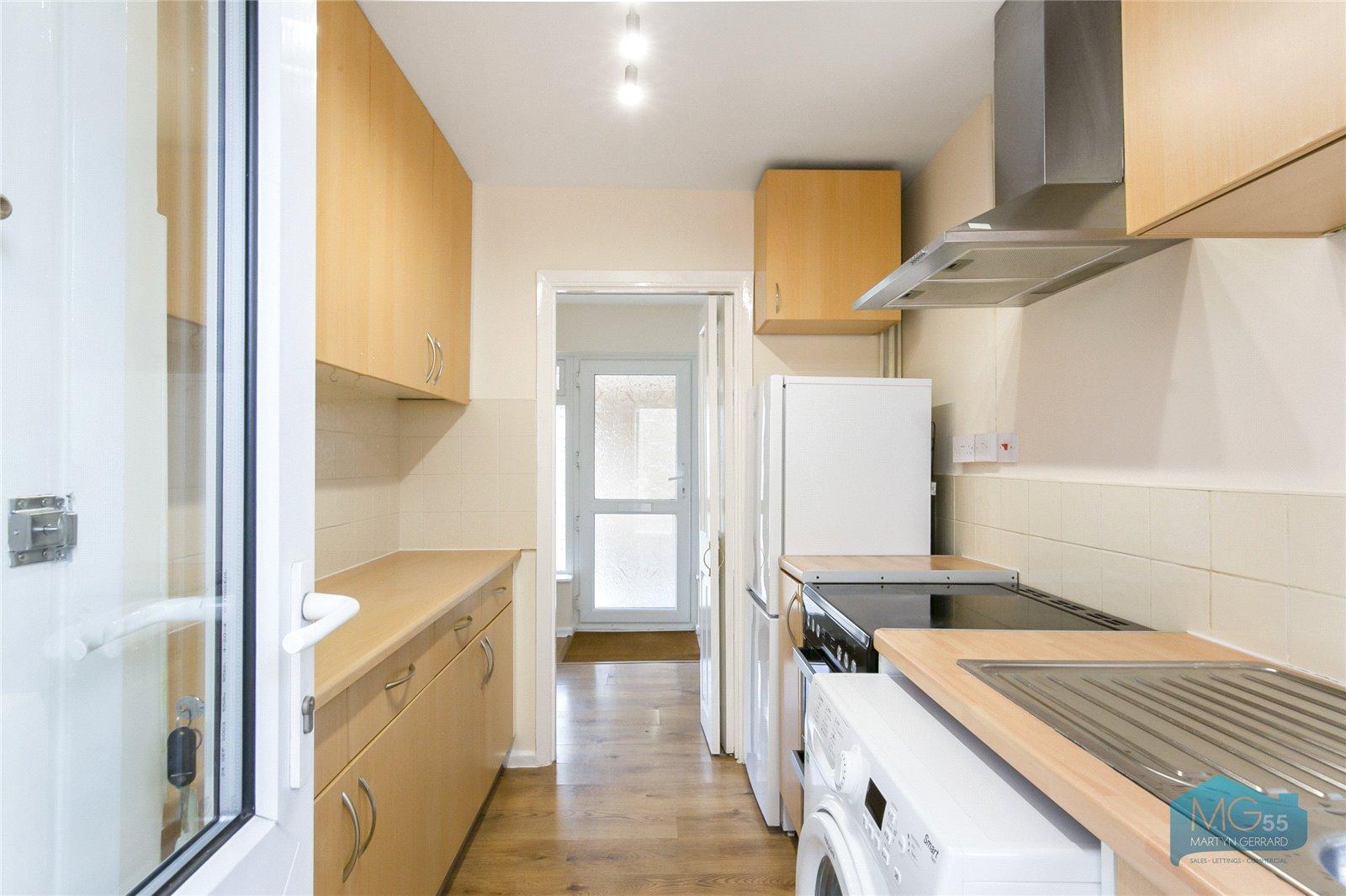 2 bedroom Ground Floor Flat to rent - Martyn Gerrard
