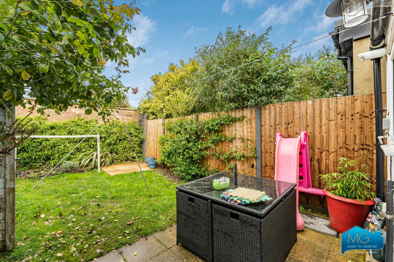 3 bedroom Terraced House to rent - Martyn Gerrard