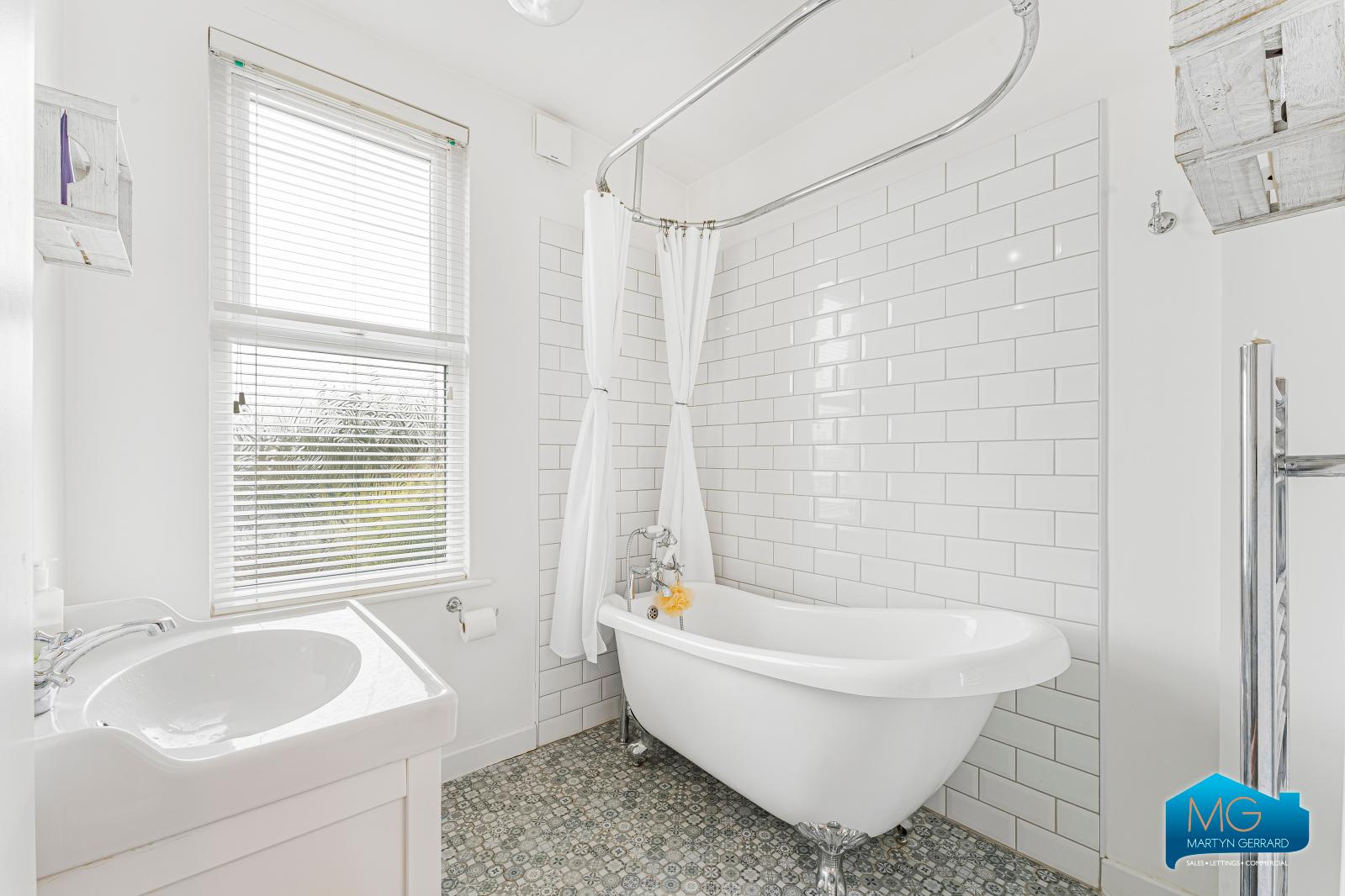 3 bedroom Terraced House to rent - Martyn Gerrard
