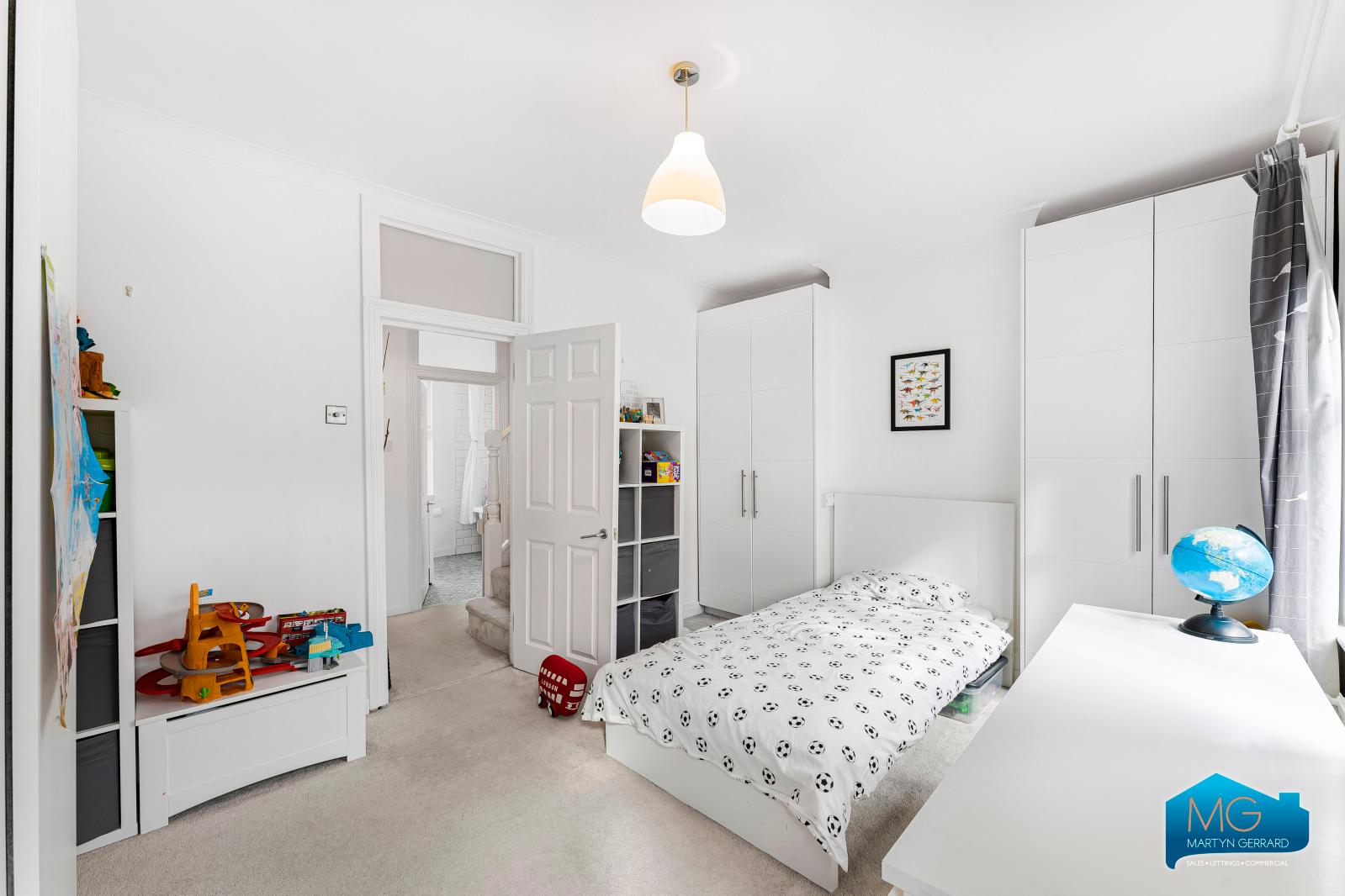 3 bedroom Terraced House to rent - Martyn Gerrard