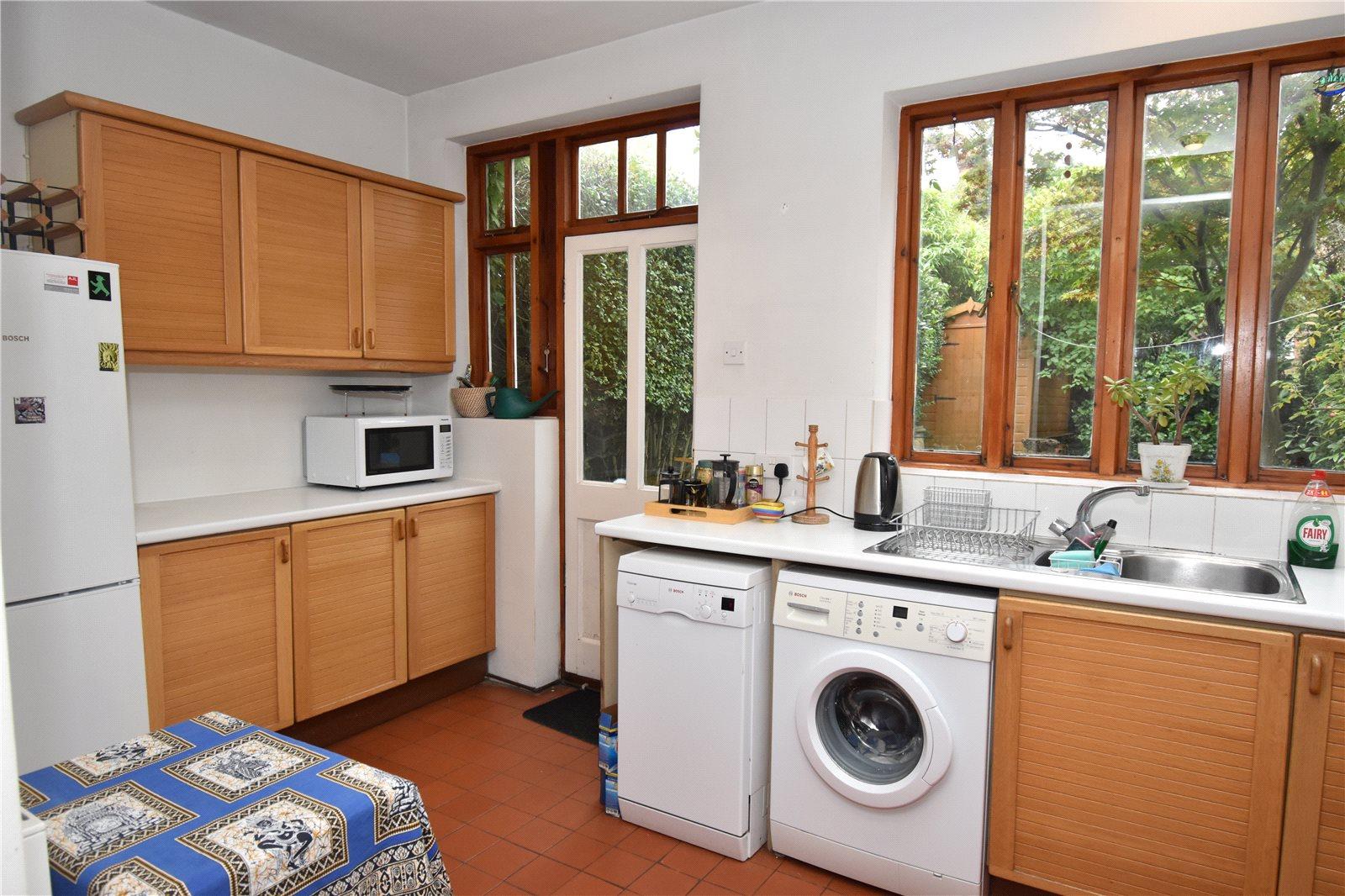 2 bedroom Terraced House to rent + ' - Martyn Gerrard