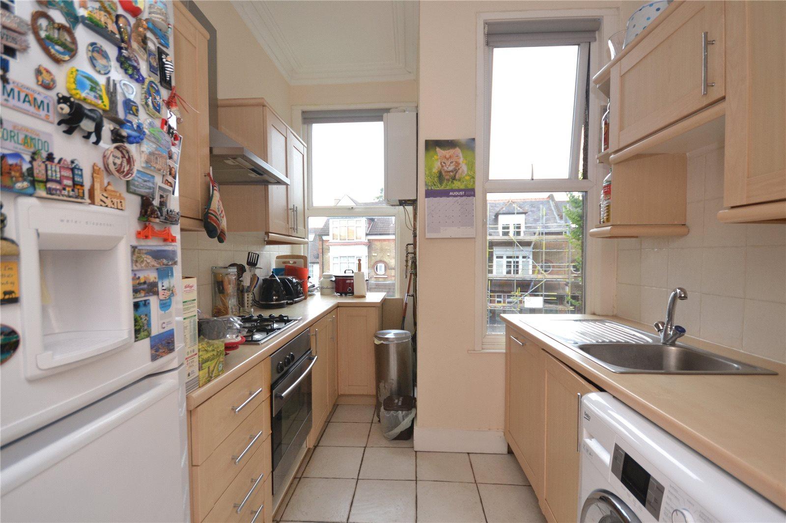 3 bedroom Terraced House to rent + ' - Martyn Gerrard