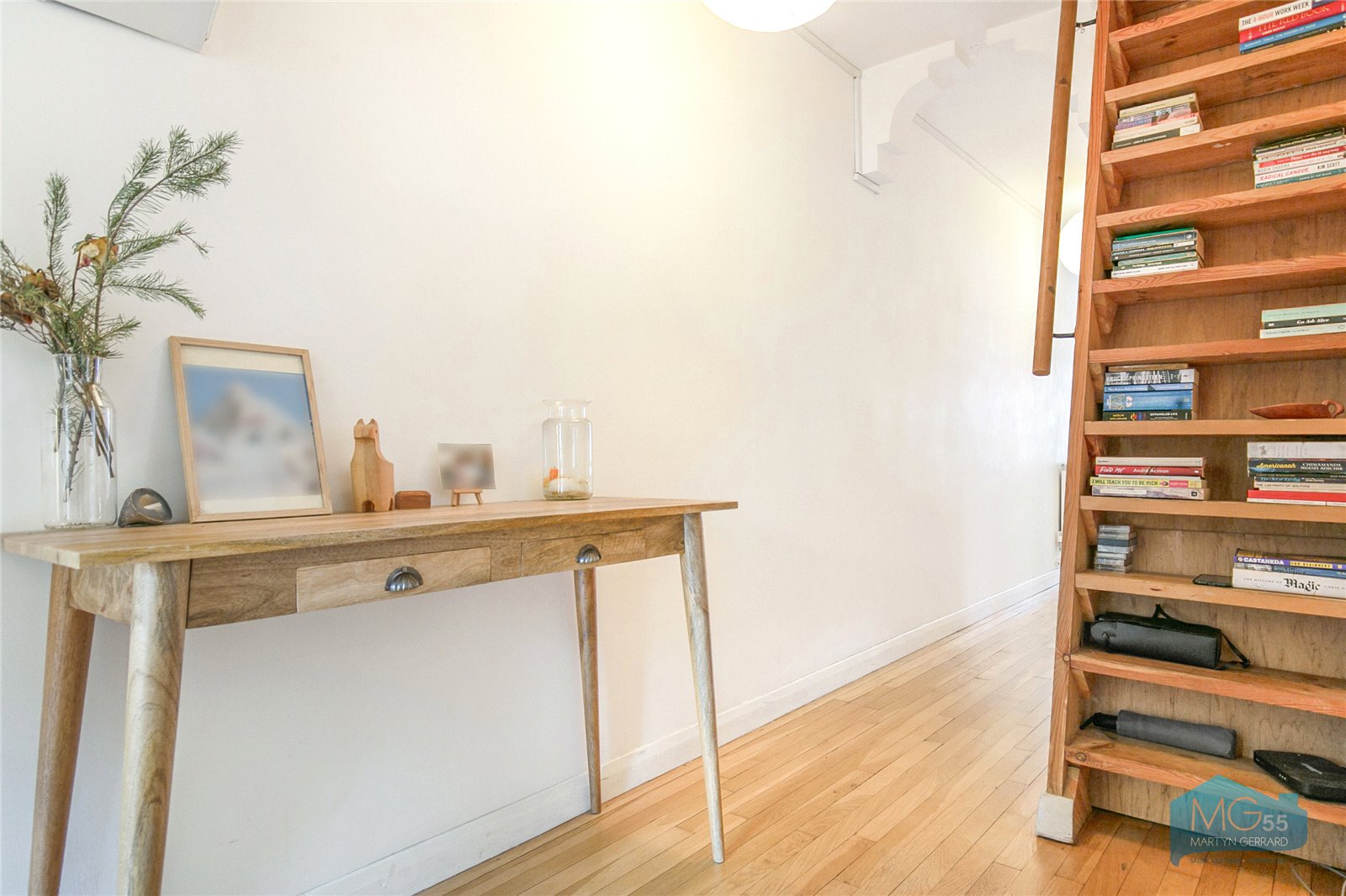 2 bedroom Apartment to rent - Martyn Gerrard