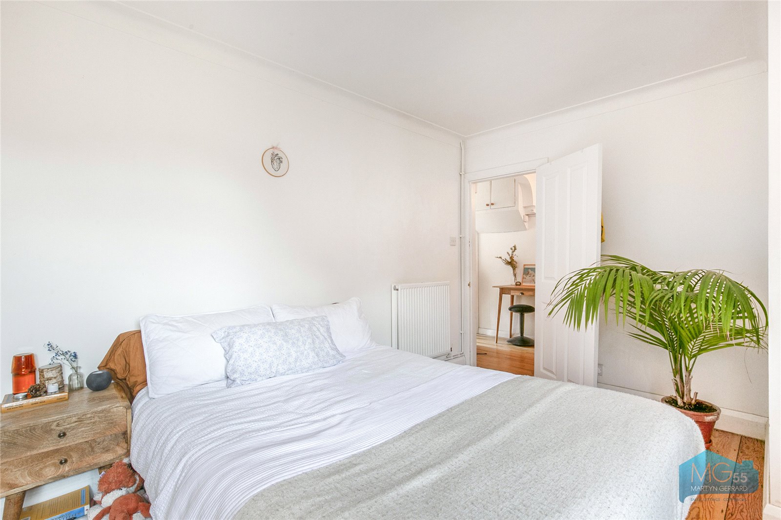 2 bedroom Apartment to rent - Martyn Gerrard