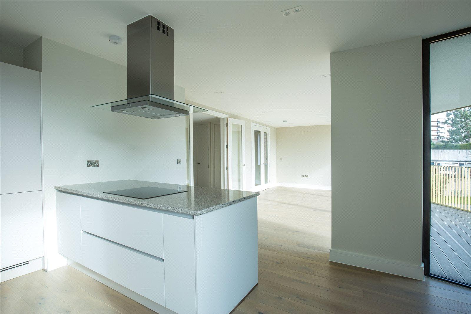 2 bedroom Apartment to rent + ' - Martyn Gerrard
