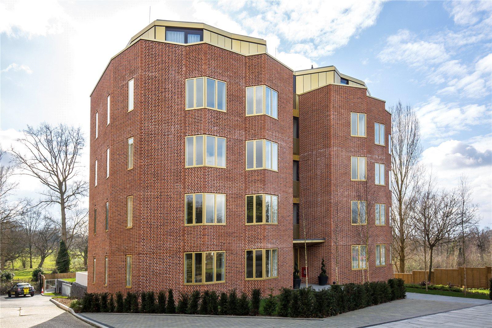 2 bedroom Apartment to rent - Martyn Gerrard