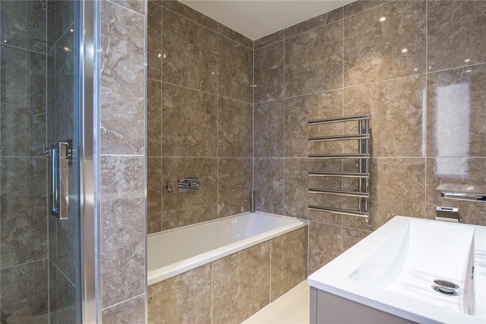 2 bedroom Apartment to rent - Martyn Gerrard