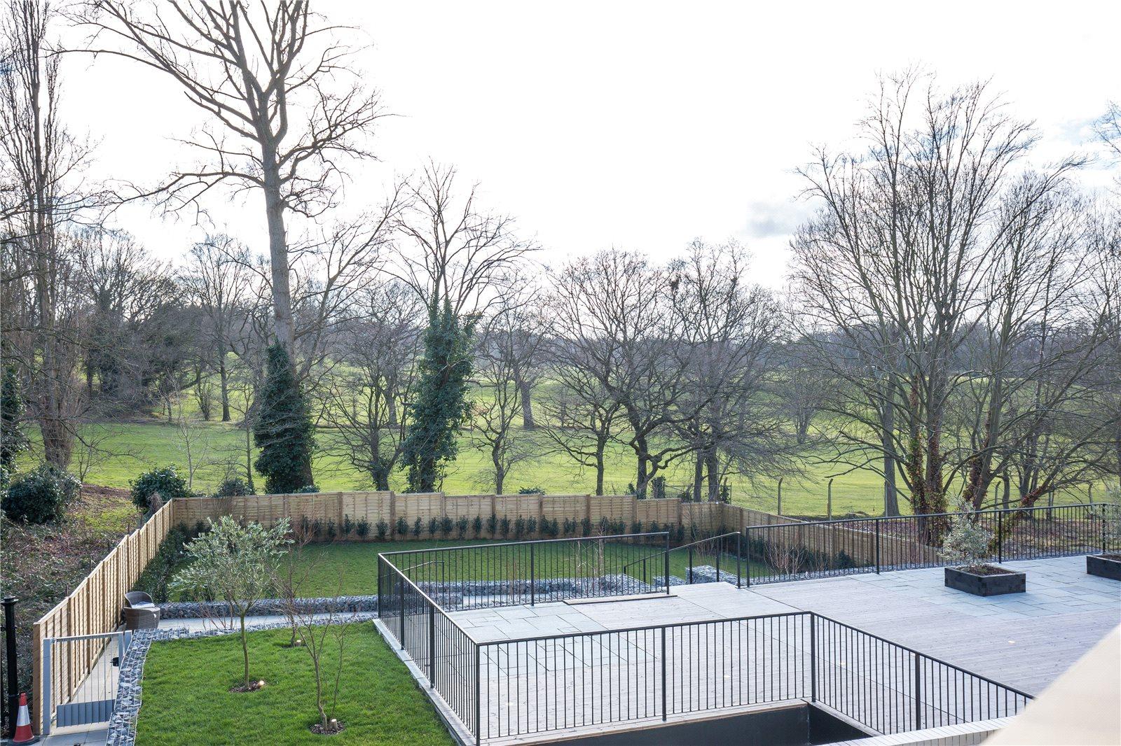 2 bedroom Apartment to rent - Martyn Gerrard
