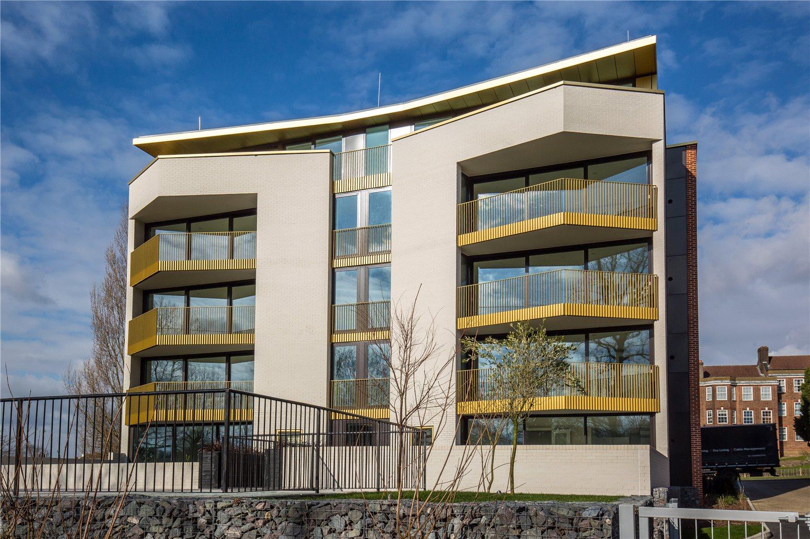 2 bedroom Apartment to rent - Martyn Gerrard