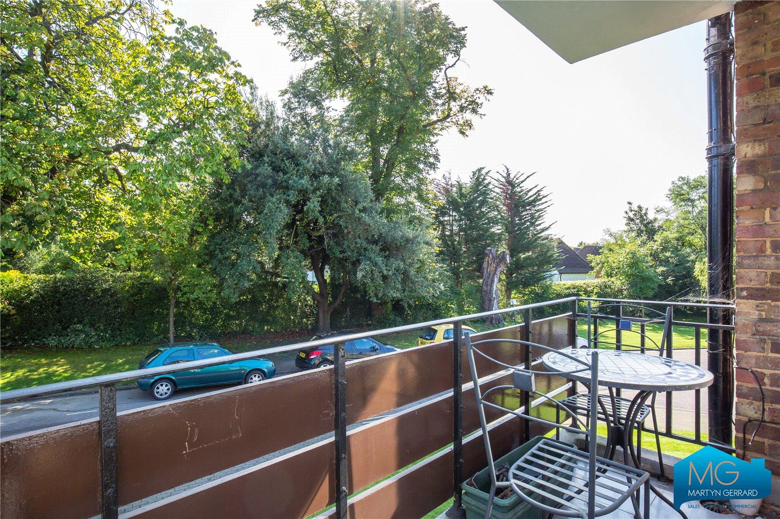 2 bedroom Apartment to rent - Martyn Gerrard