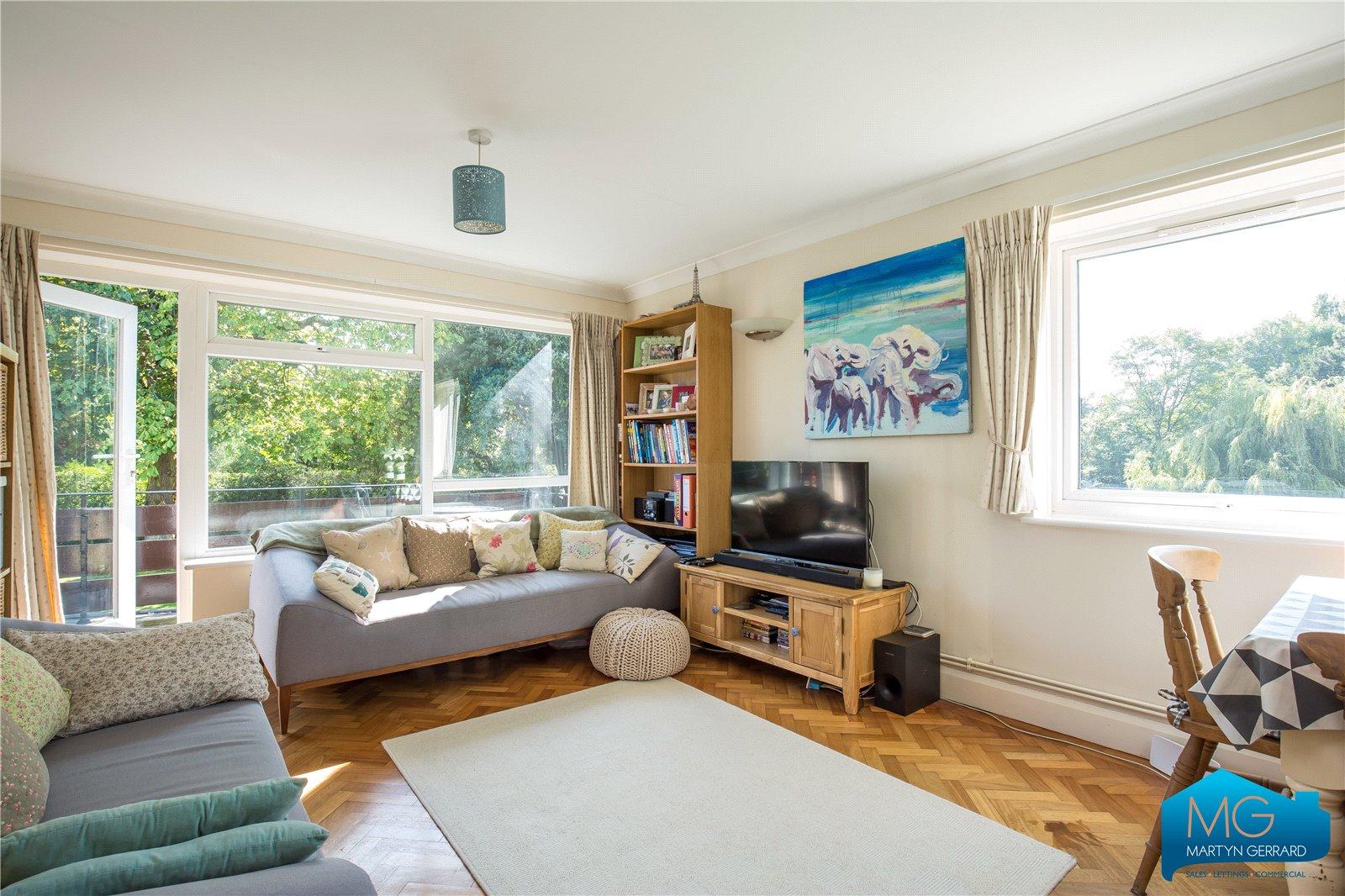 2 bedroom Apartment to rent - Martyn Gerrard
