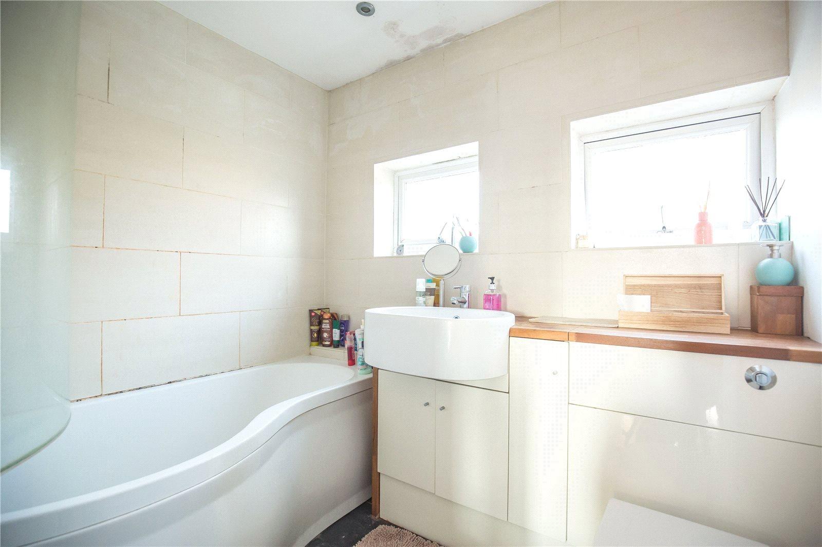 2 bedroom Apartment to rent - Martyn Gerrard