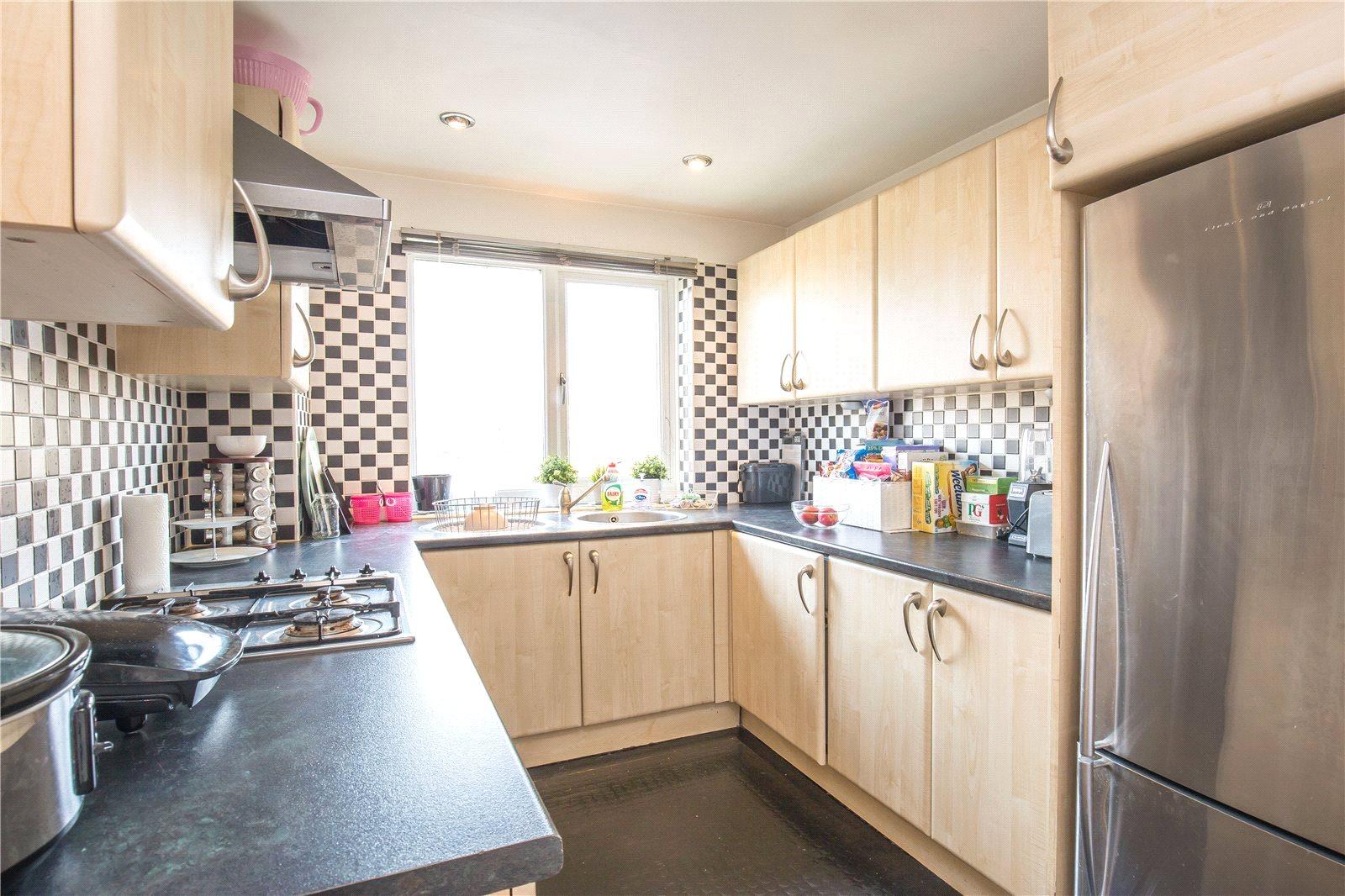 2 bedroom Apartment to rent - Martyn Gerrard