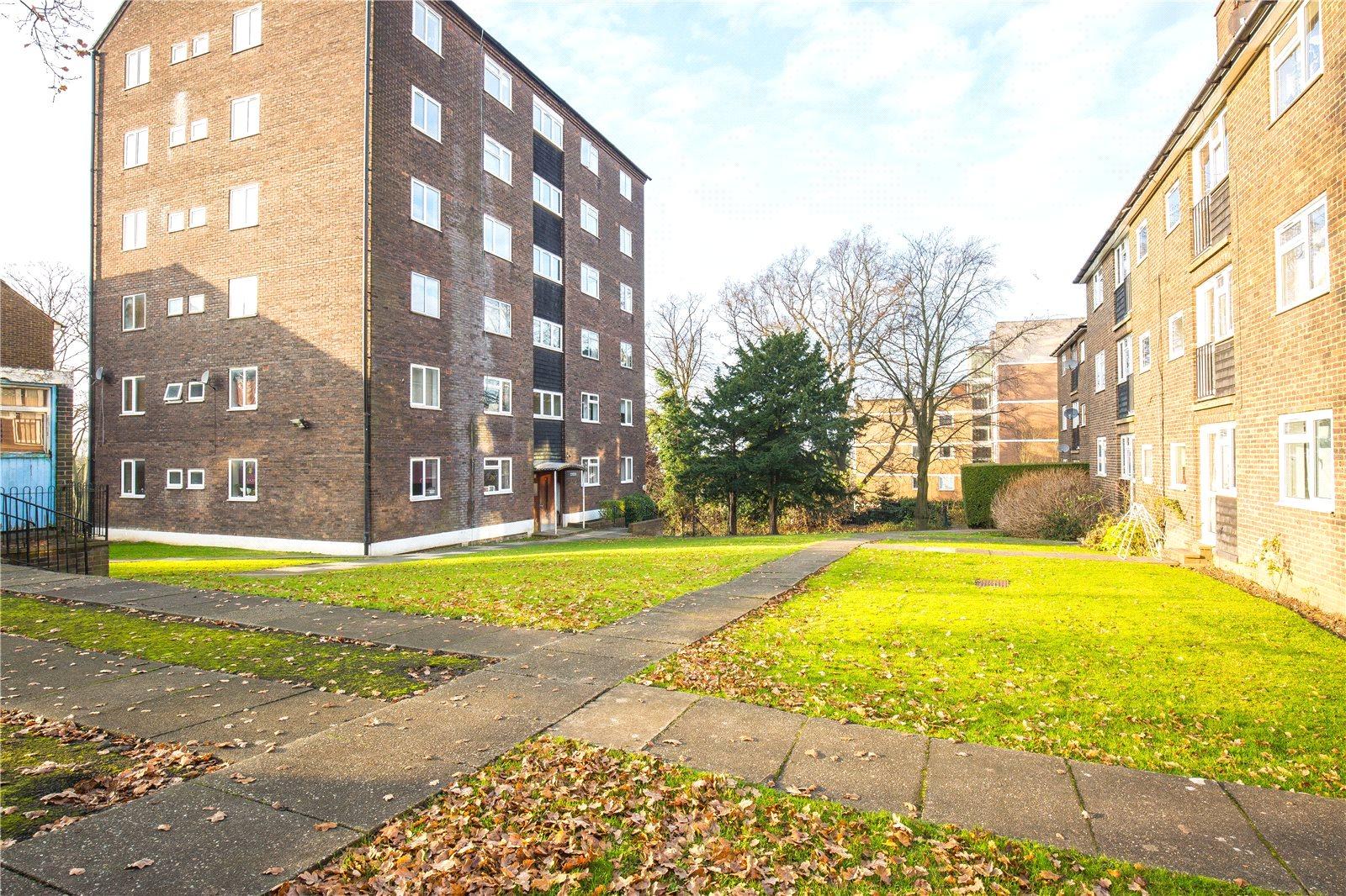 2 bedroom Apartment to rent - Martyn Gerrard