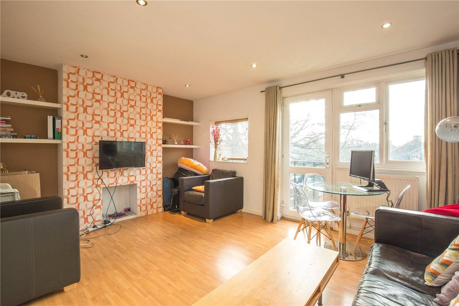 2 bedroom Apartment to rent - Martyn Gerrard