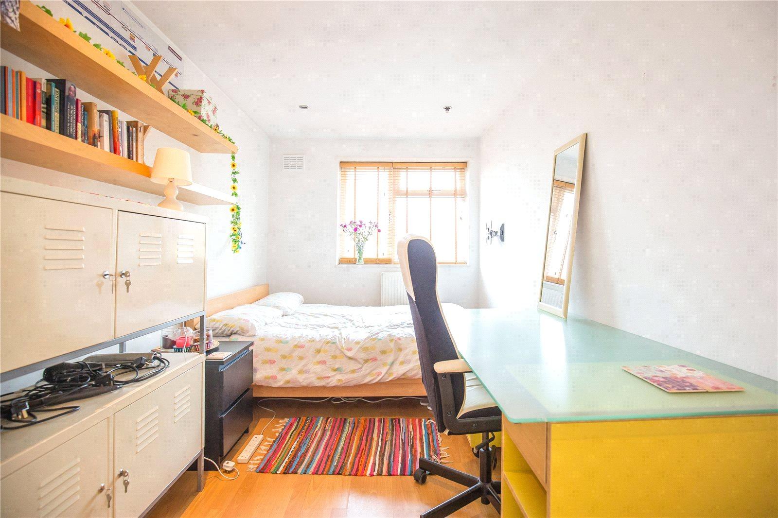 2 bedroom Apartment to rent - Martyn Gerrard