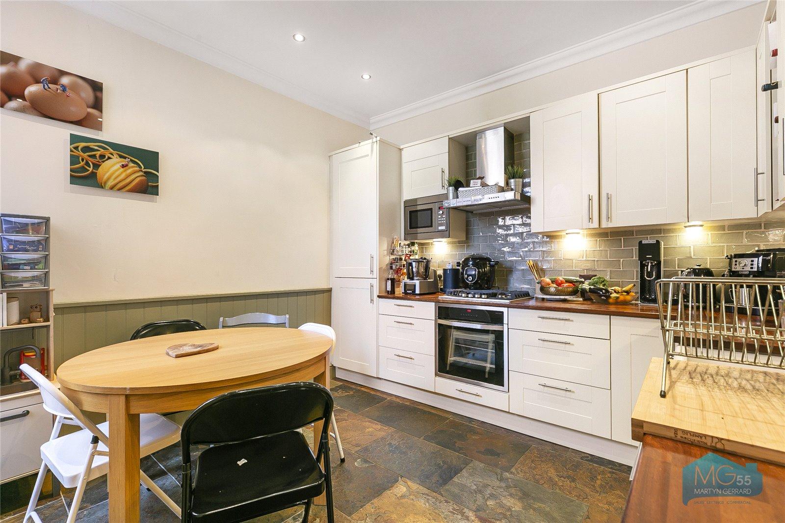 4 bedroom Terraced House to rent - Martyn Gerrard