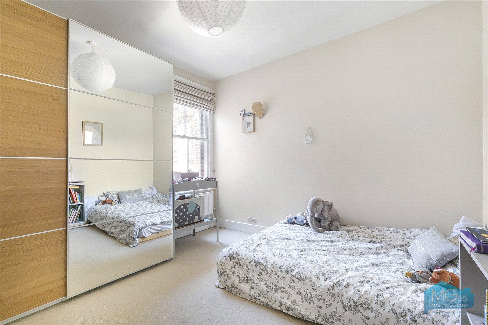 4 bedroom Terraced House to rent - Martyn Gerrard