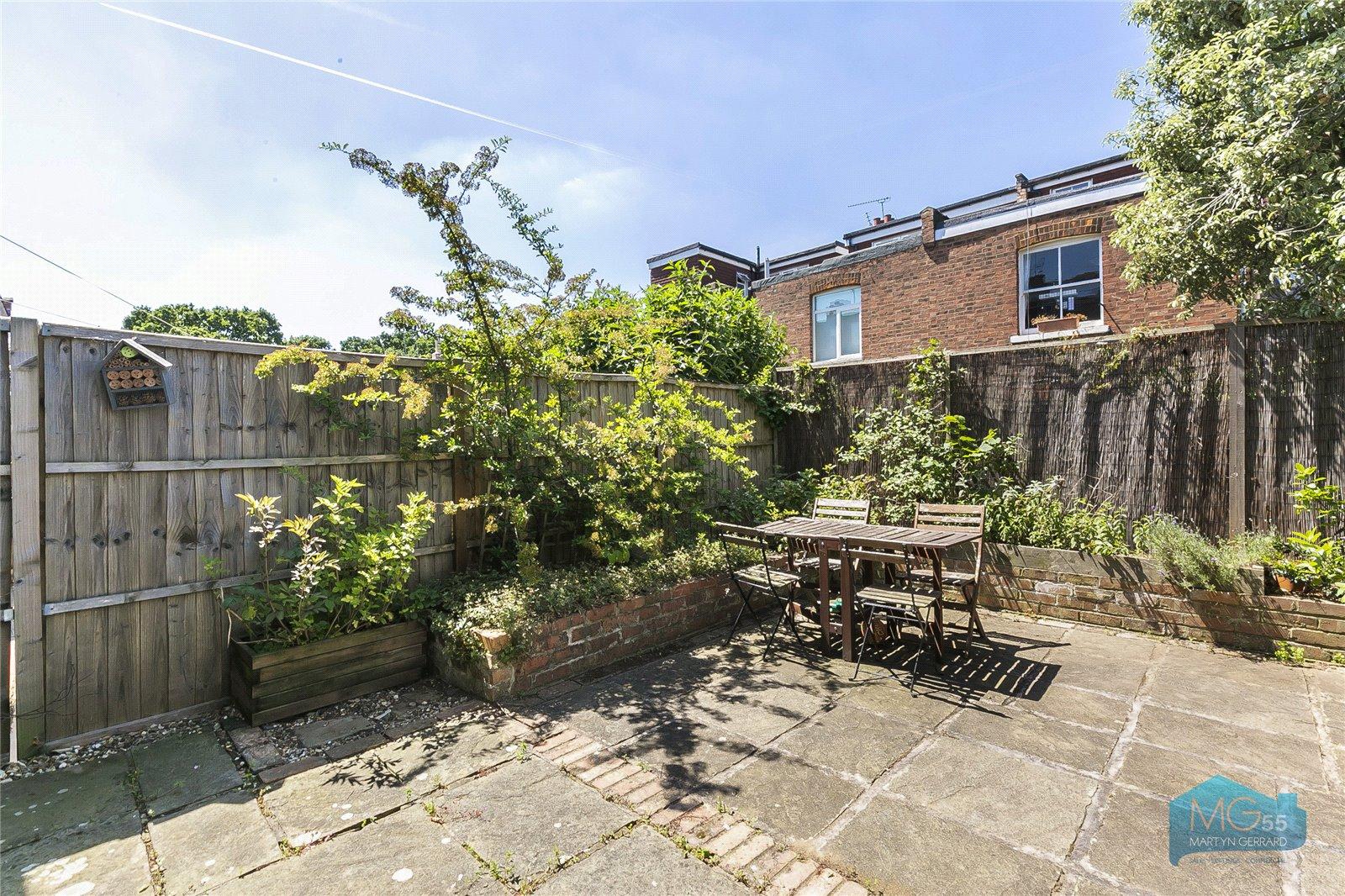 4 bedroom Terraced House to rent - Martyn Gerrard