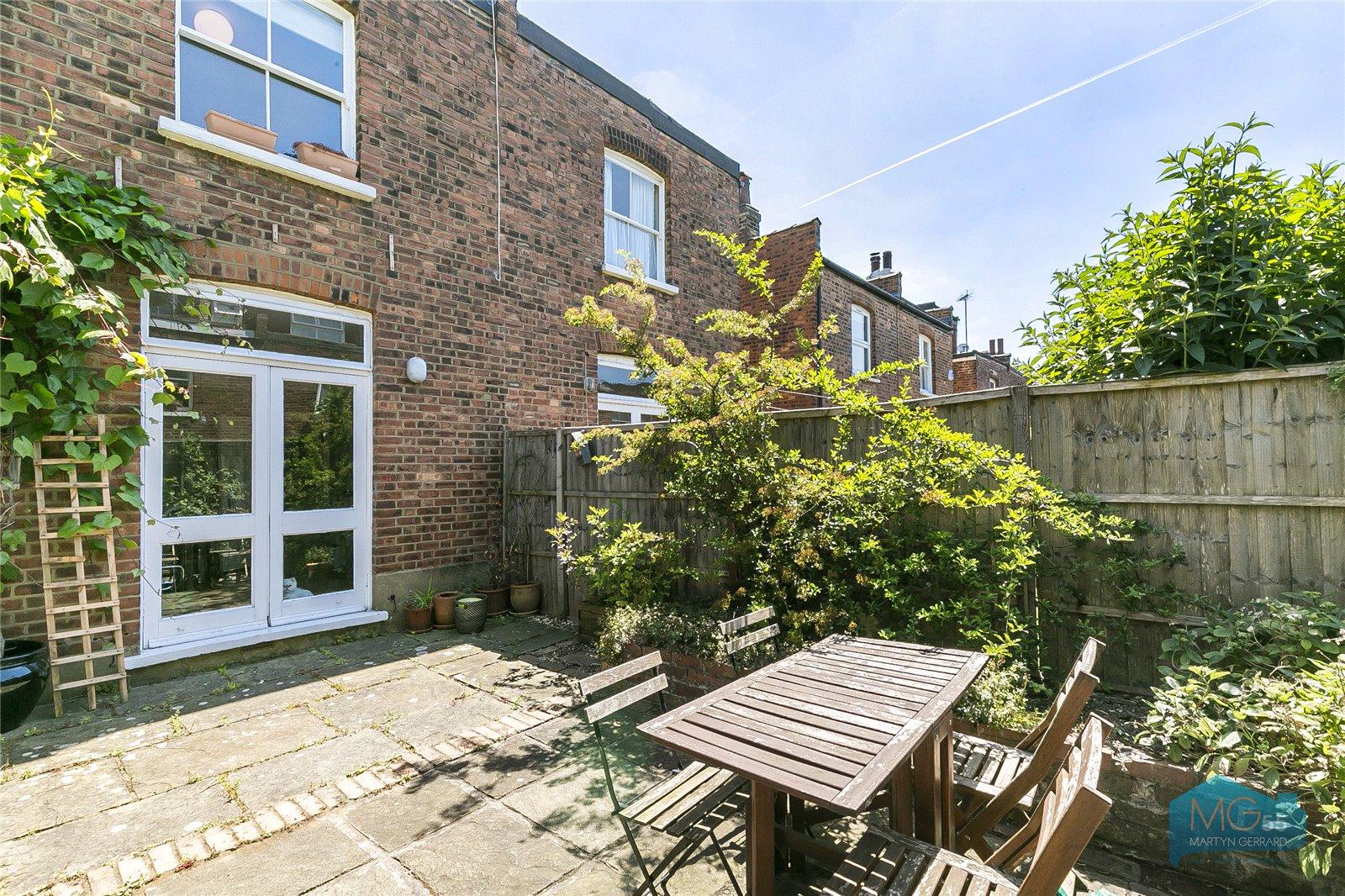 4 bedroom Terraced House to rent - Martyn Gerrard