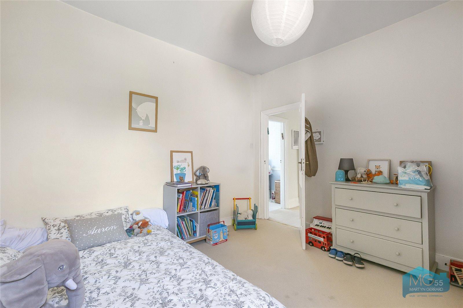4 bedroom Terraced House to rent - Martyn Gerrard