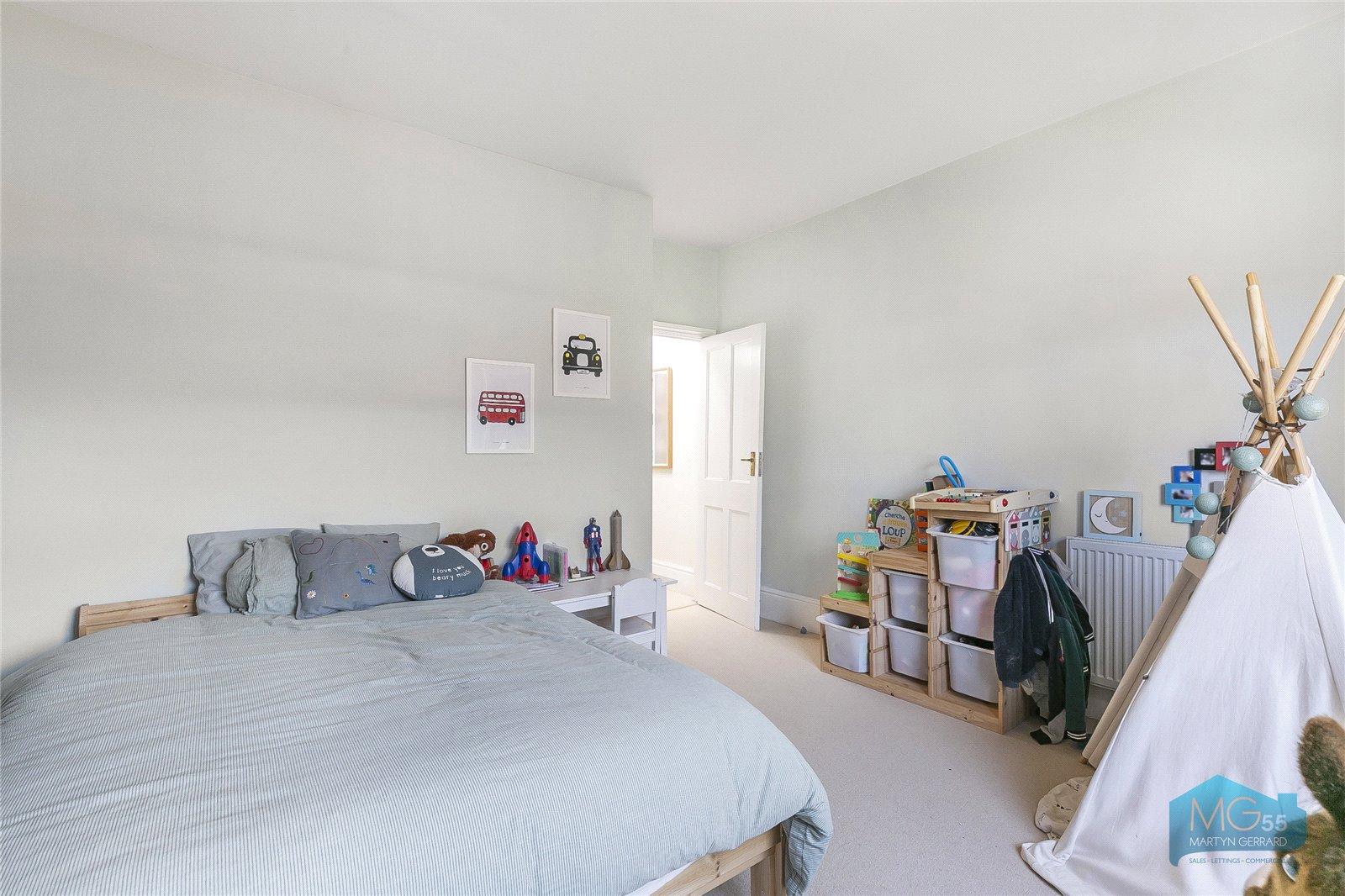 4 bedroom Terraced House to rent - Martyn Gerrard