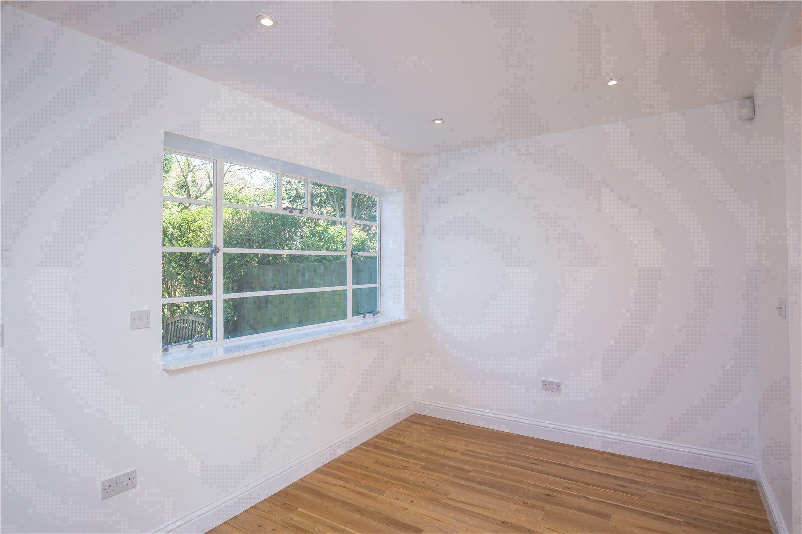 4 bedroom Semi-Detached House to rent - Martyn Gerrard