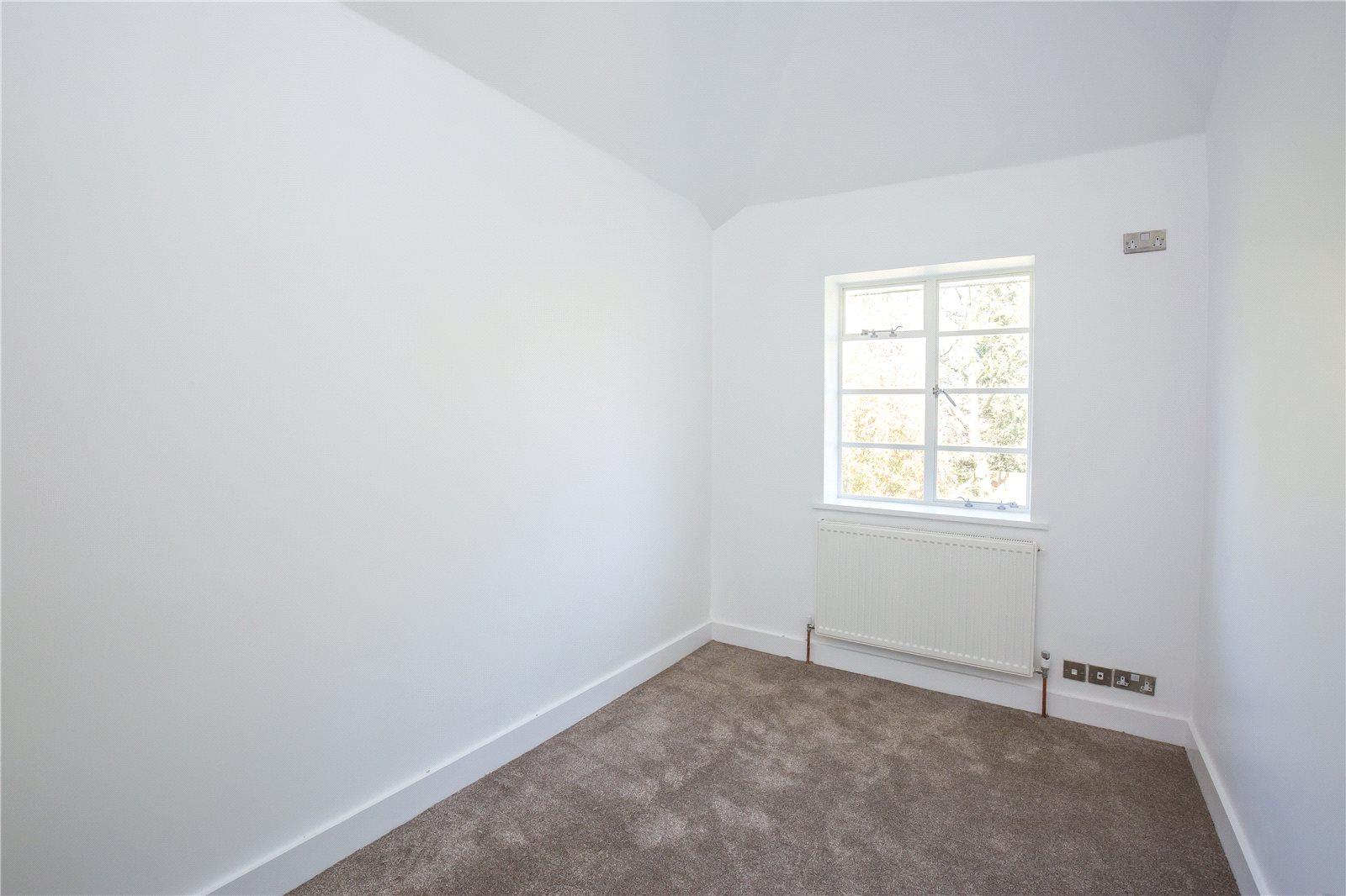 4 bedroom Semi-Detached House to rent - Martyn Gerrard