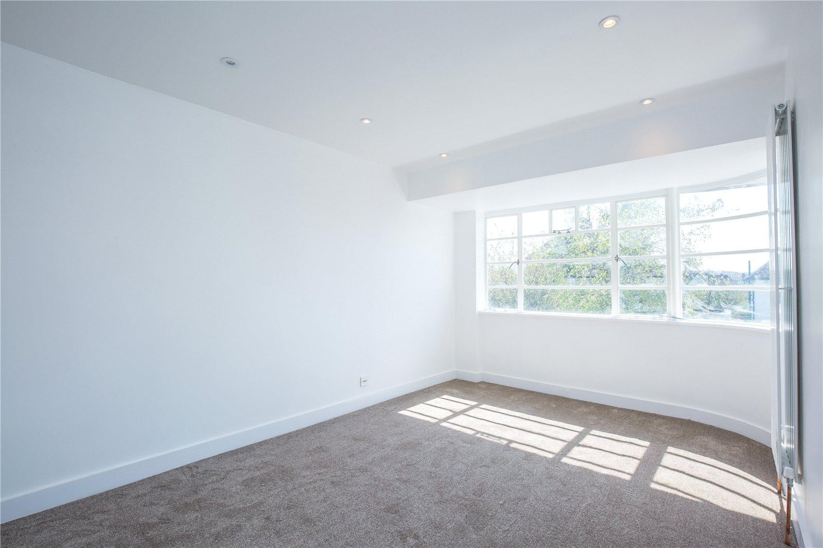 4 bedroom Semi-Detached House to rent - Martyn Gerrard