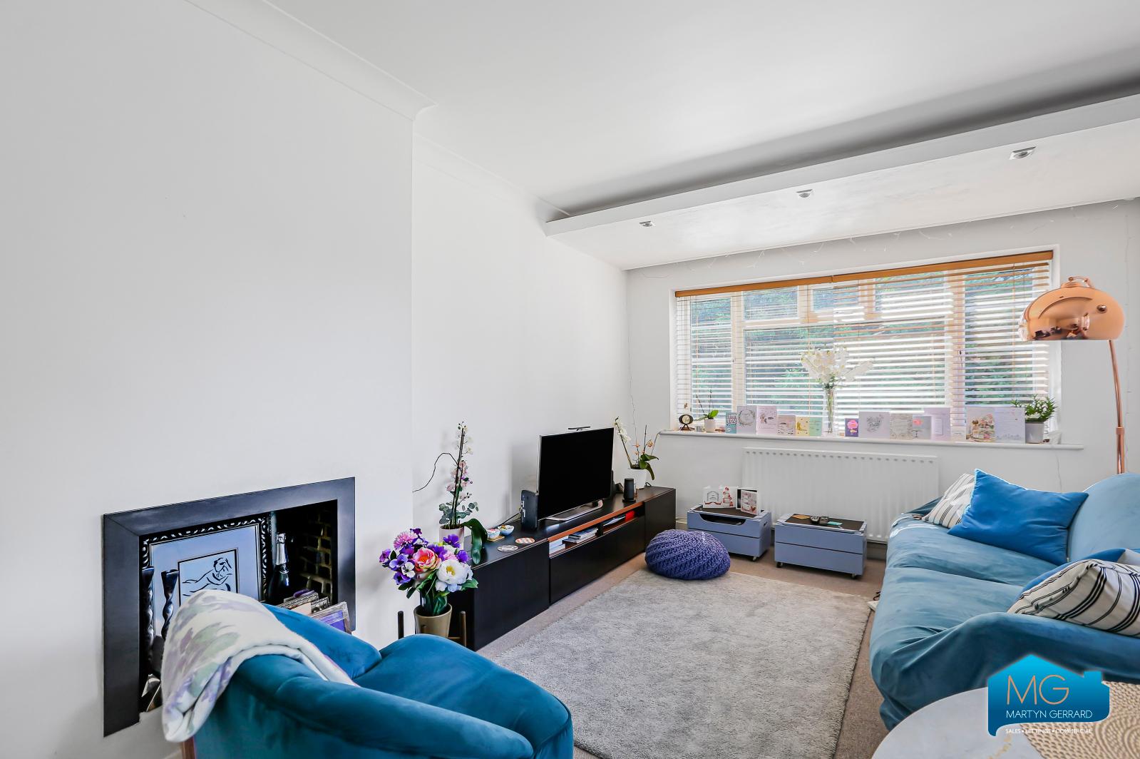 2 bedroom Apartment to rent - Martyn Gerrard