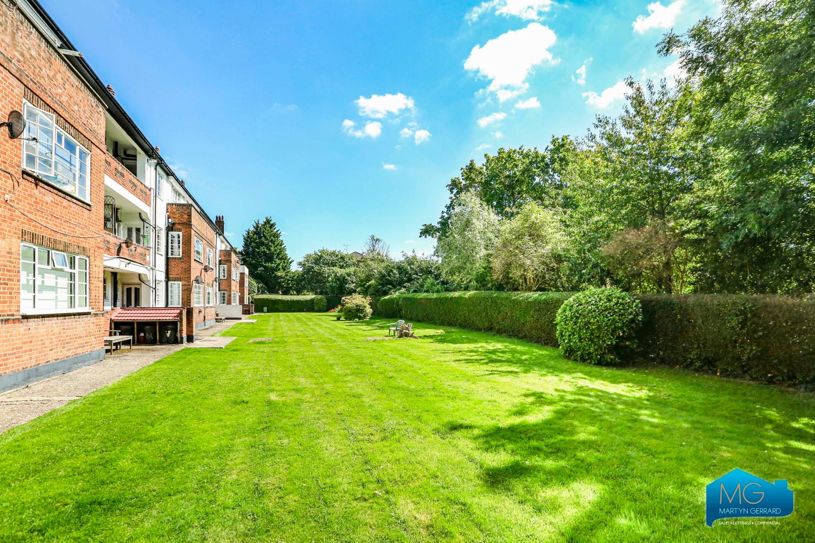 2 bedroom Apartment to rent - Martyn Gerrard