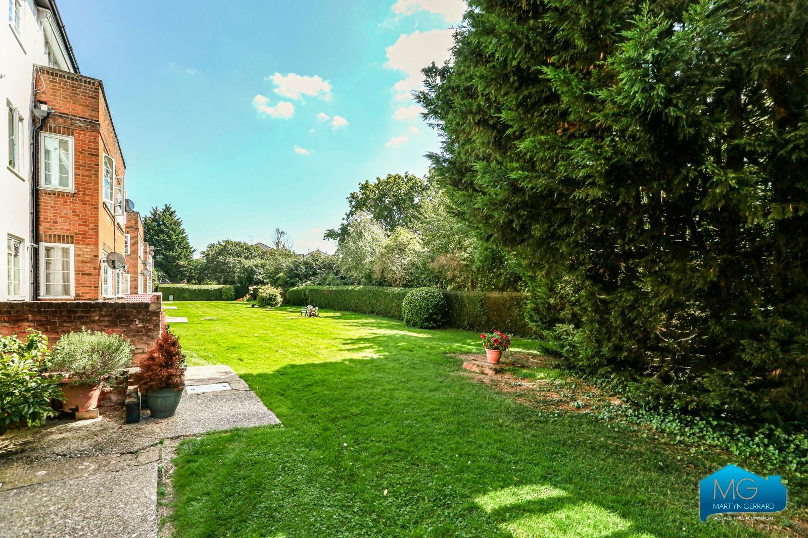 2 bedroom Apartment to rent - Martyn Gerrard