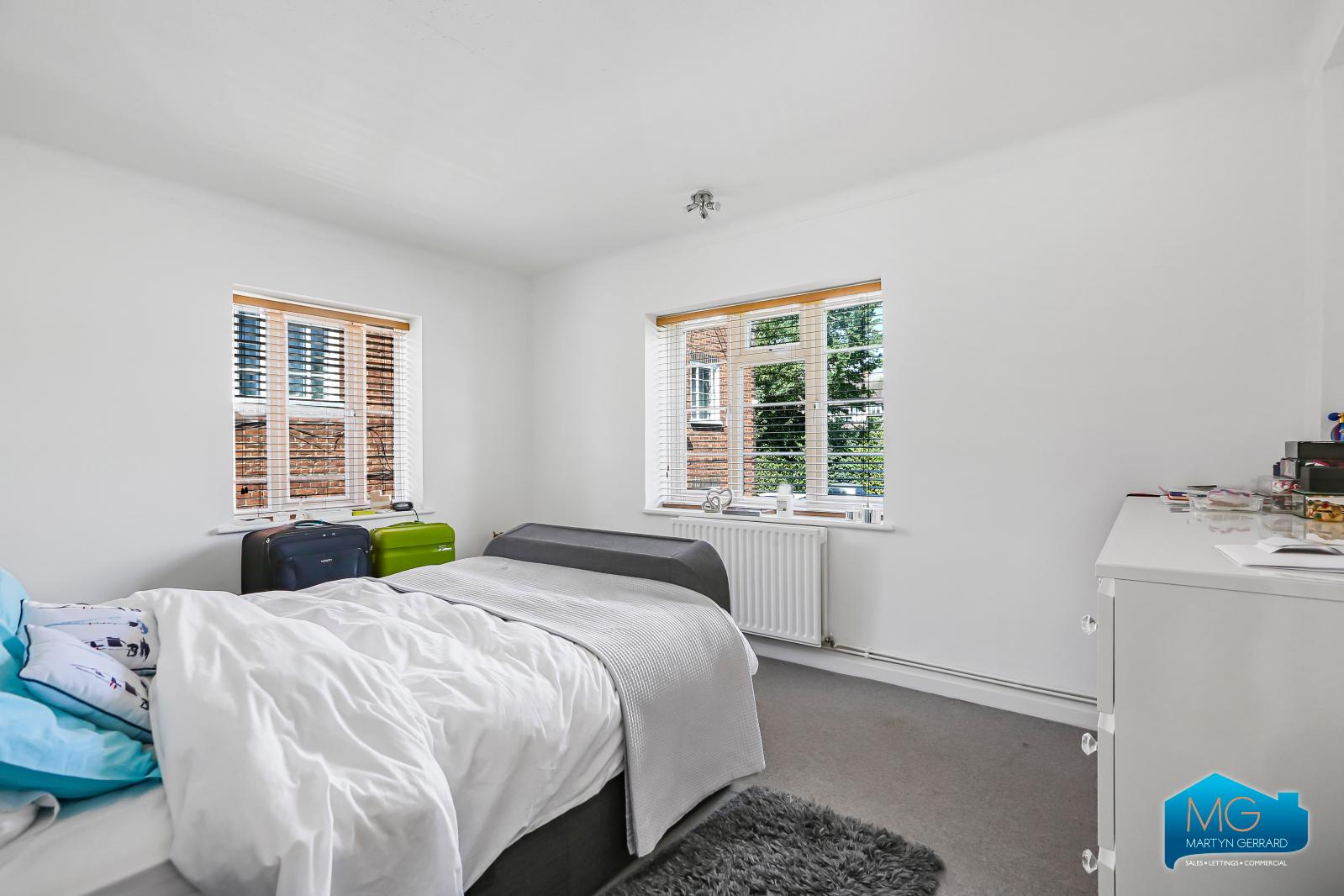 2 bedroom Apartment to rent - Martyn Gerrard