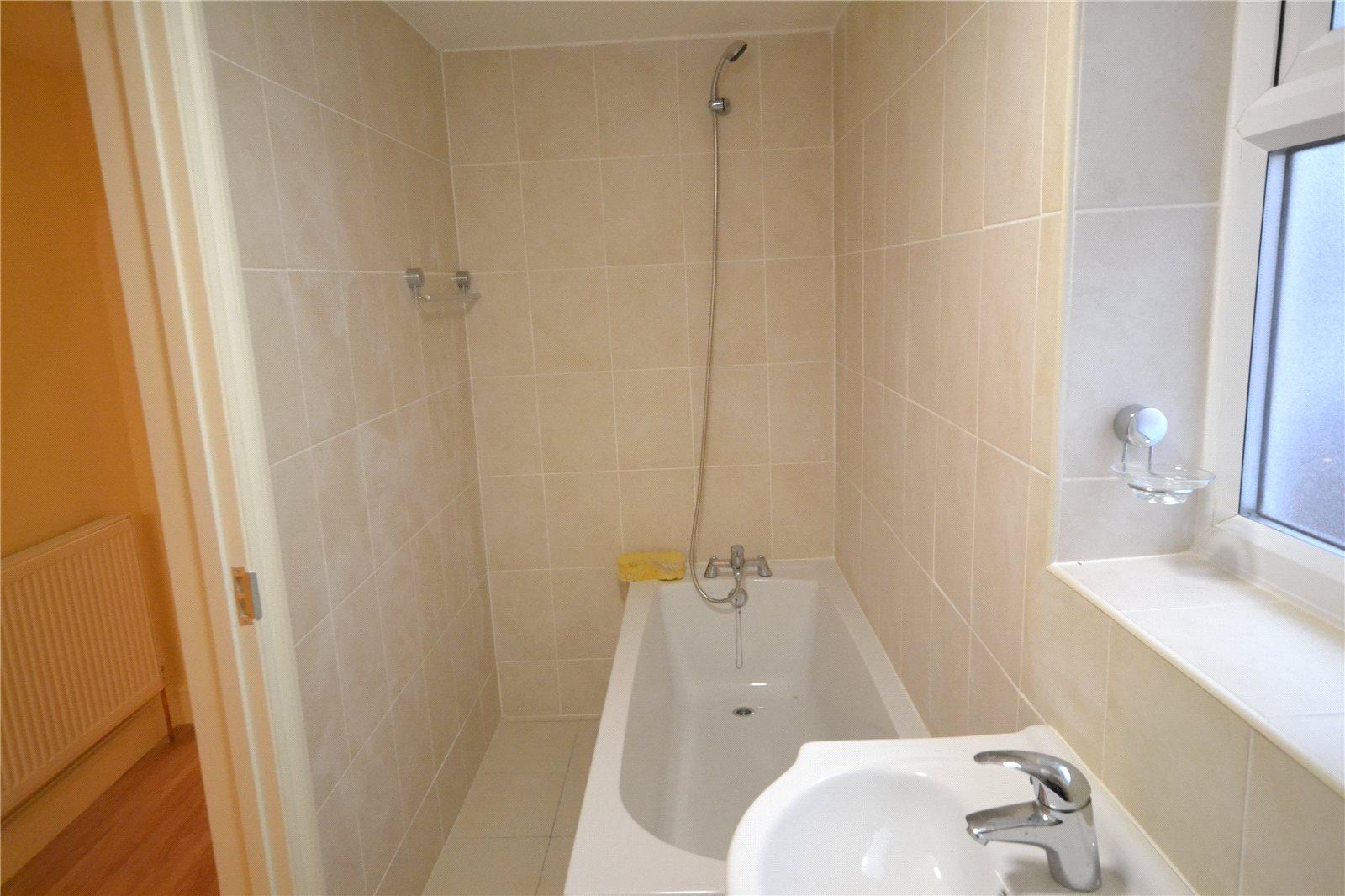 2 bedroom Ground Floor Flat to rent - Martyn Gerrard