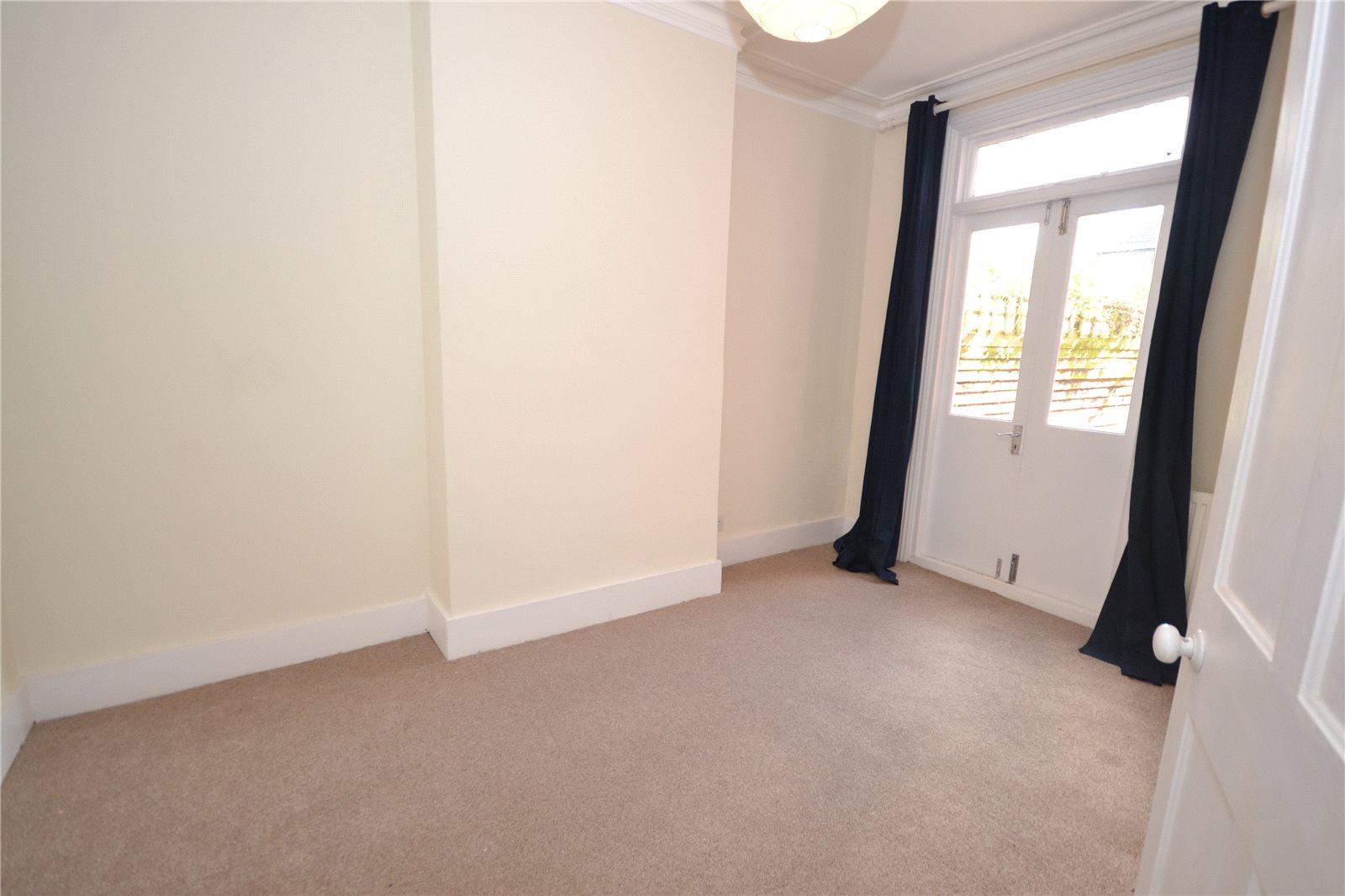 1 bedroom Ground Floor Flat to rent - Martyn Gerrard