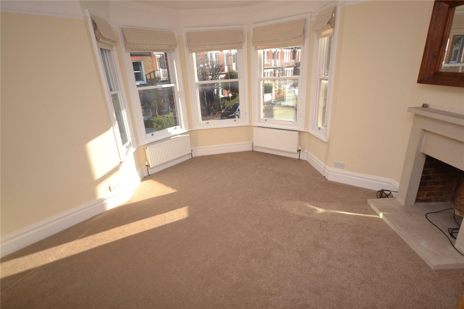 3 bedroom Apartment to rent - Martyn Gerrard