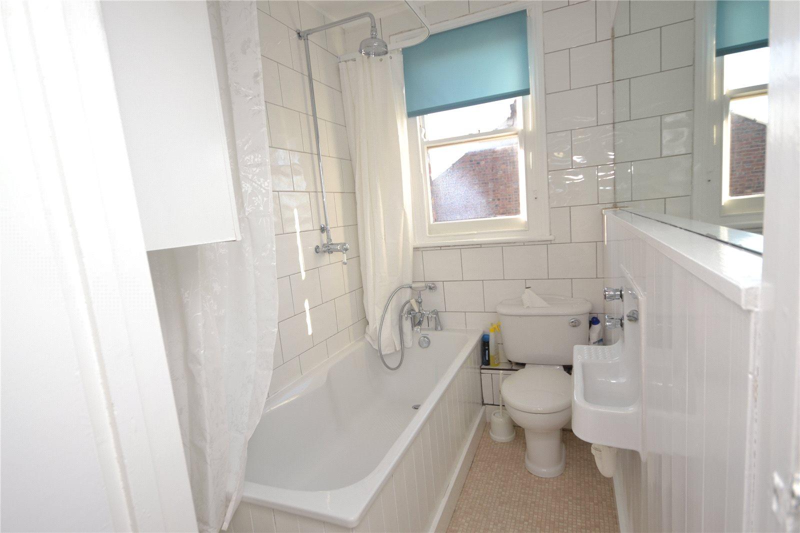 3 bedroom Apartment to rent - Martyn Gerrard