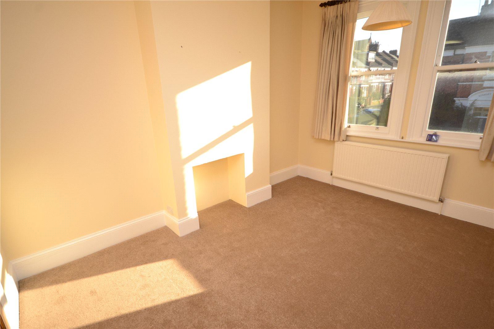 3 bedroom Apartment to rent - Martyn Gerrard